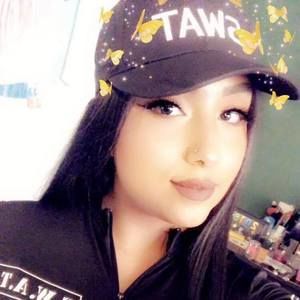 Meet your Posher, Dania